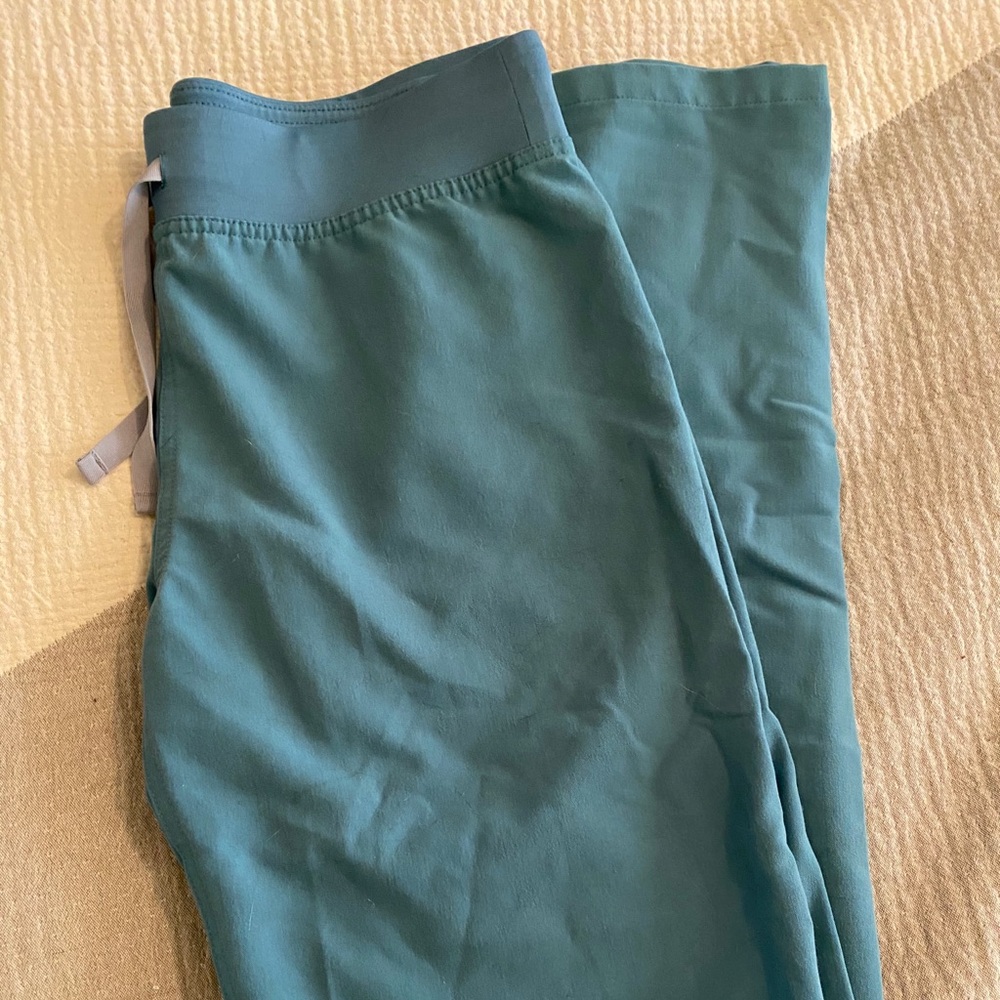 Figs Livingston pant size tall S